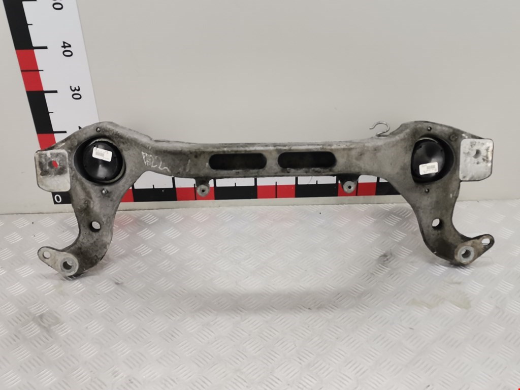 Балка передняя продольная Volkswagen Touareg 1 (2002-2010)