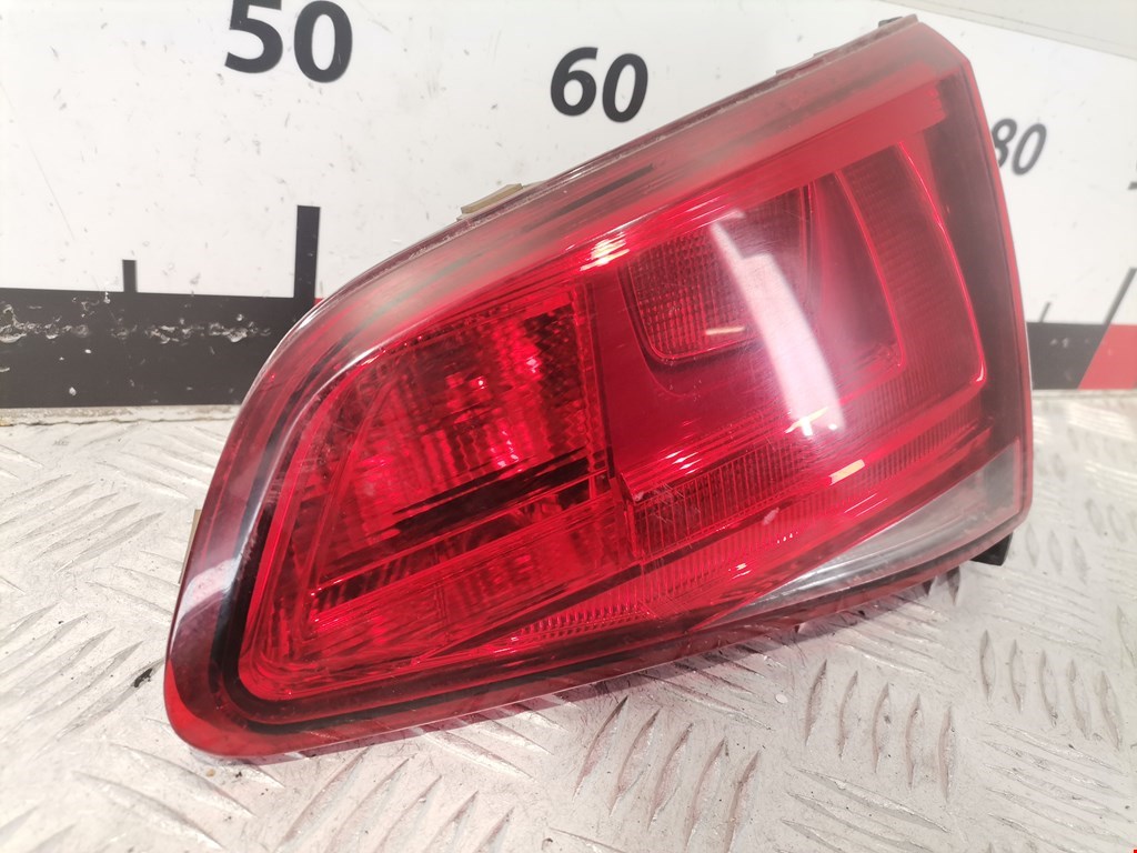 Фонарь задний внутренний правый VOLKSWAGEN Golf VII 2012-2020