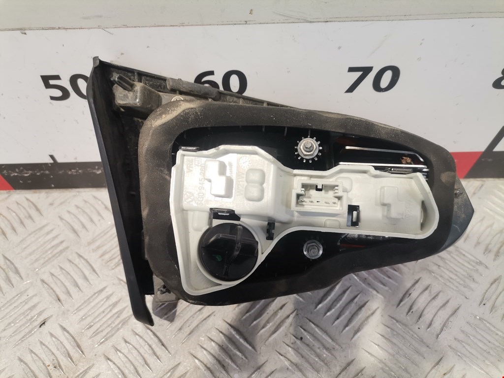 Фонарь задний внутренний правый VOLKSWAGEN Golf VII 2012-2020