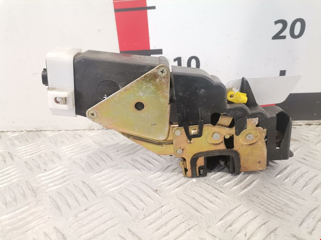 Замок двери передней правой MITSUBISHI Space Star 1999-2006