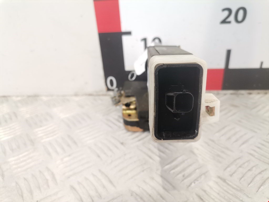 Замок двери передней правой MITSUBISHI Space Star 1999-2006