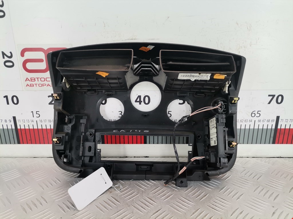 Дефлектор воздушный RENAULT Scenic II 2003-2010