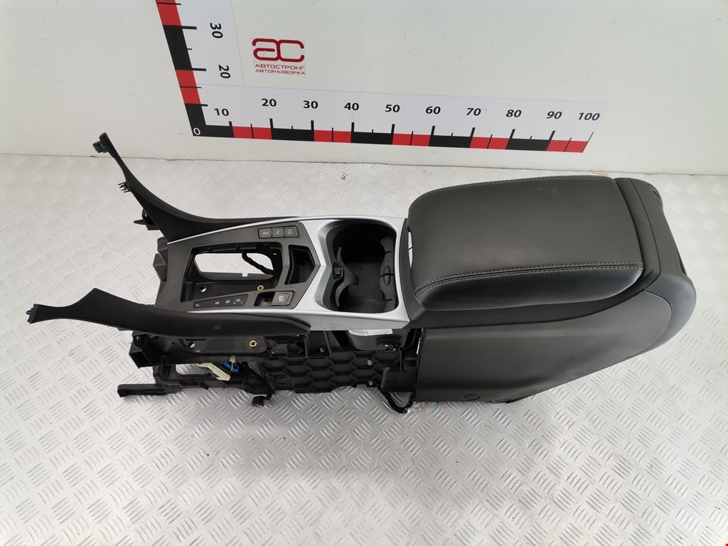 Подлокотник в салон CADILLAC SRX 2009-2016