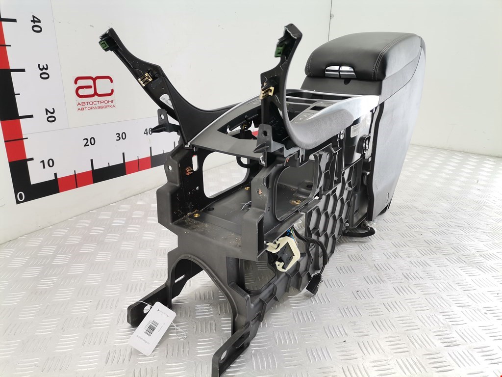 Подлокотник в салон CADILLAC SRX 2009-2016