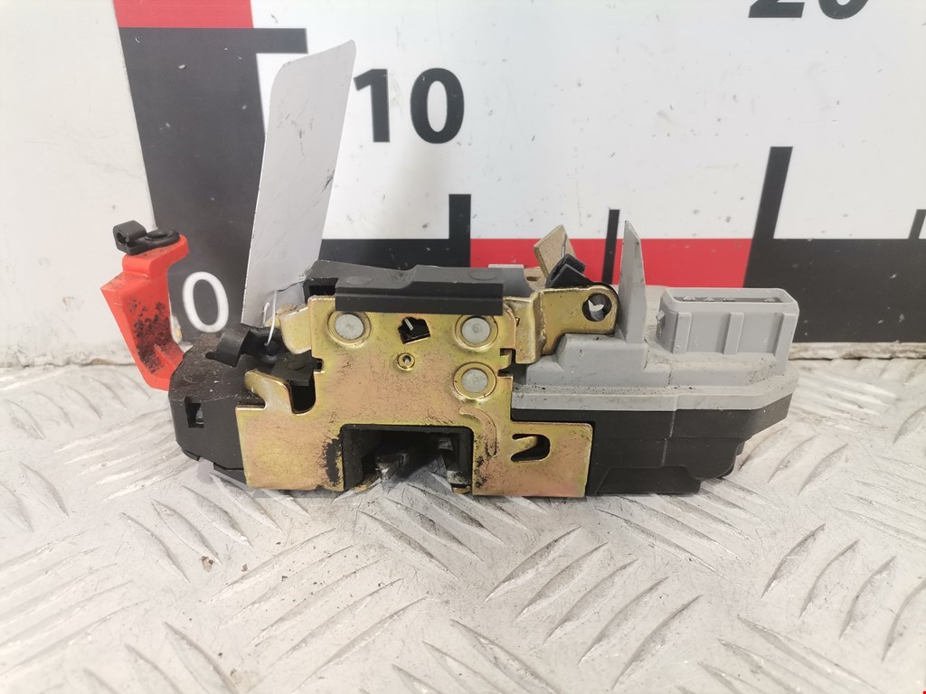 Замок двери задней правой CITROEN Xsara 1997-2000