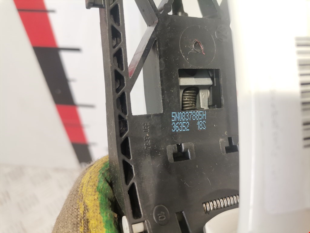 Ручка двери передней наружная левая VOLKSWAGEN Tiguan 2007-2016