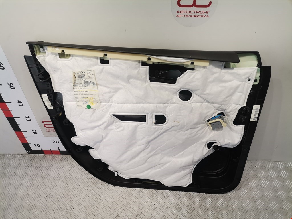 Обшивка двери передняя правая CADILLAC SRX 2009-2016