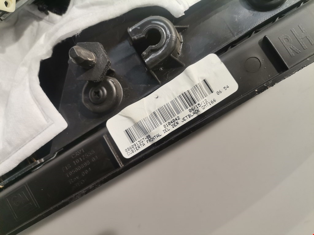 Обшивка двери передняя правая CADILLAC SRX 2009-2016