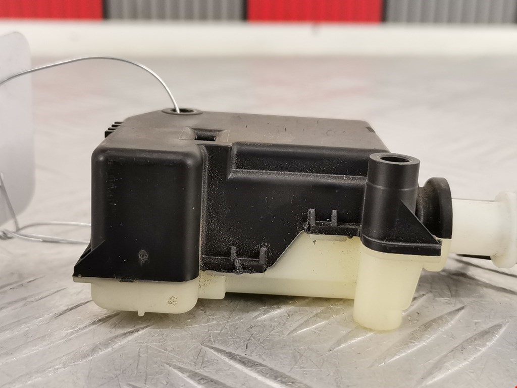 Активатор замка бензобака CHEVROLET Volt 2010-2015