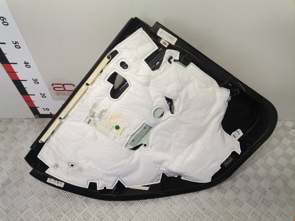 Обшивка двери задняя правая CADILLAC SRX 2009-2016