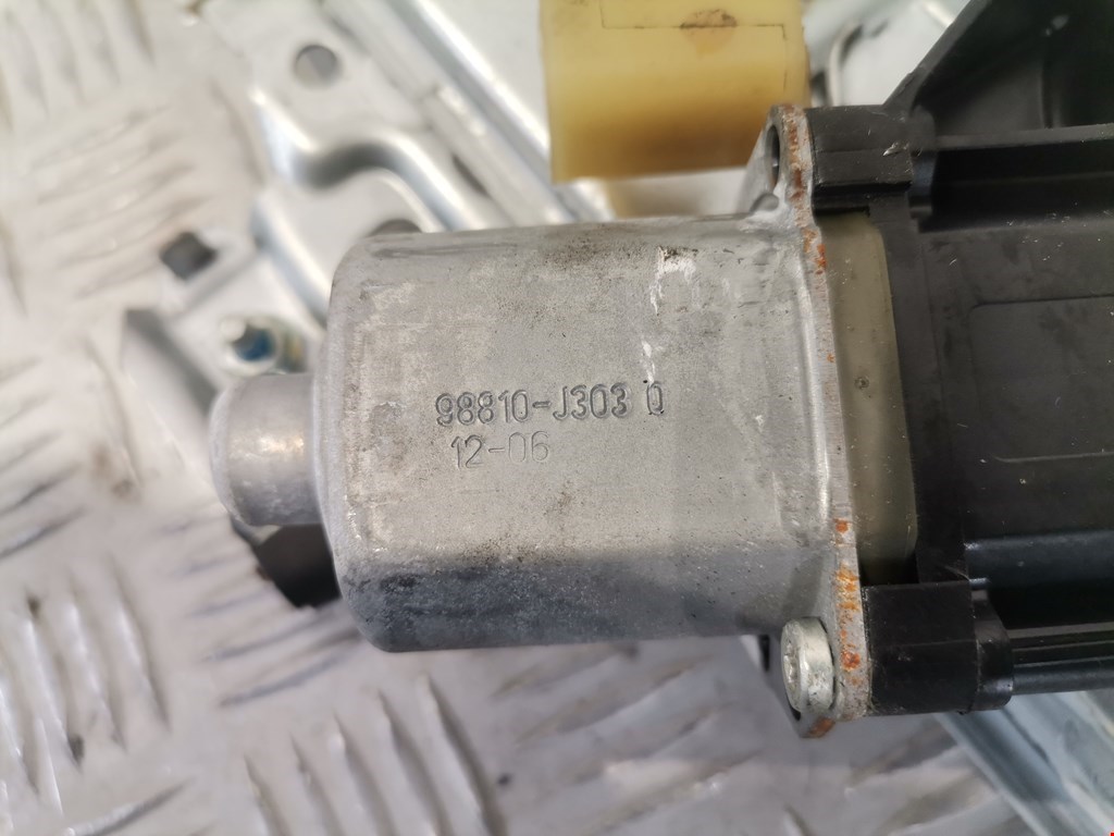 Стеклоподъемник задний правый CADILLAC SRX 2009-2016