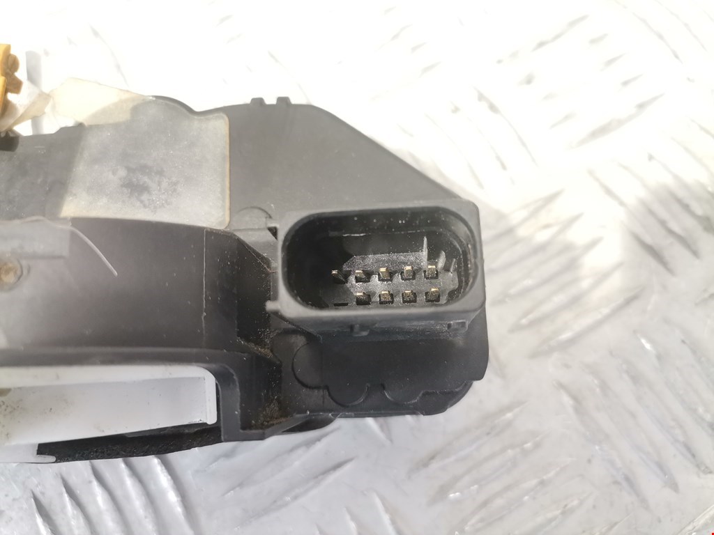 Замок двери задней правой CADILLAC SRX 2009-2016