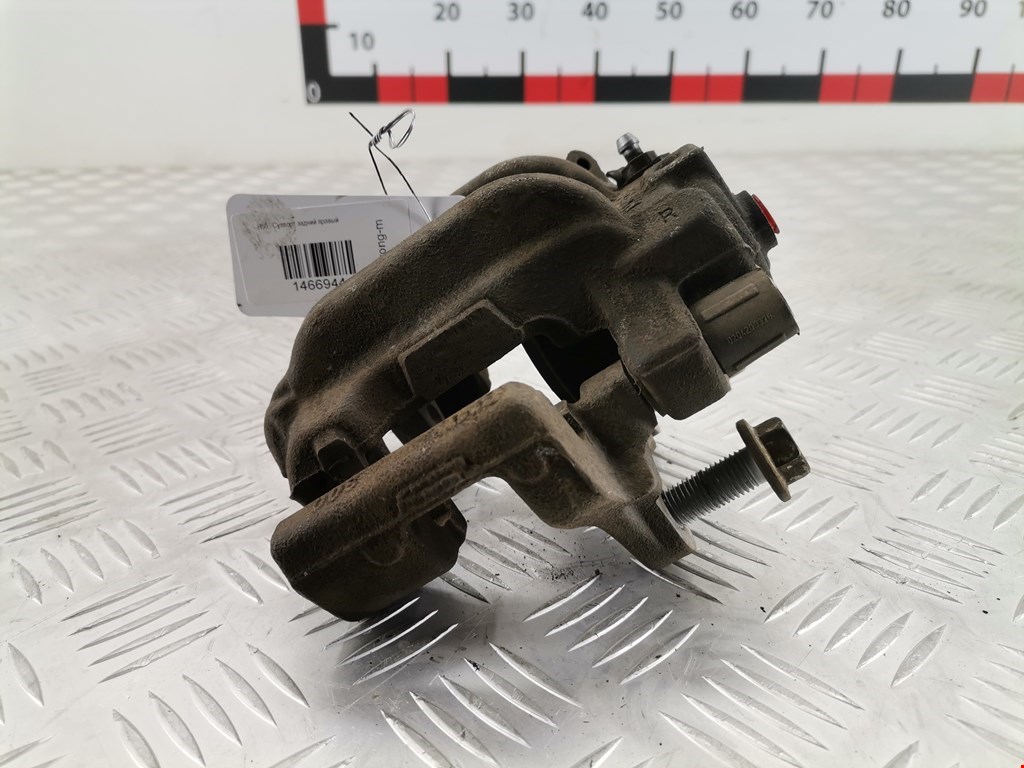 Суппорт задний правый BMW 3er F30/F31/F80 2011-2019