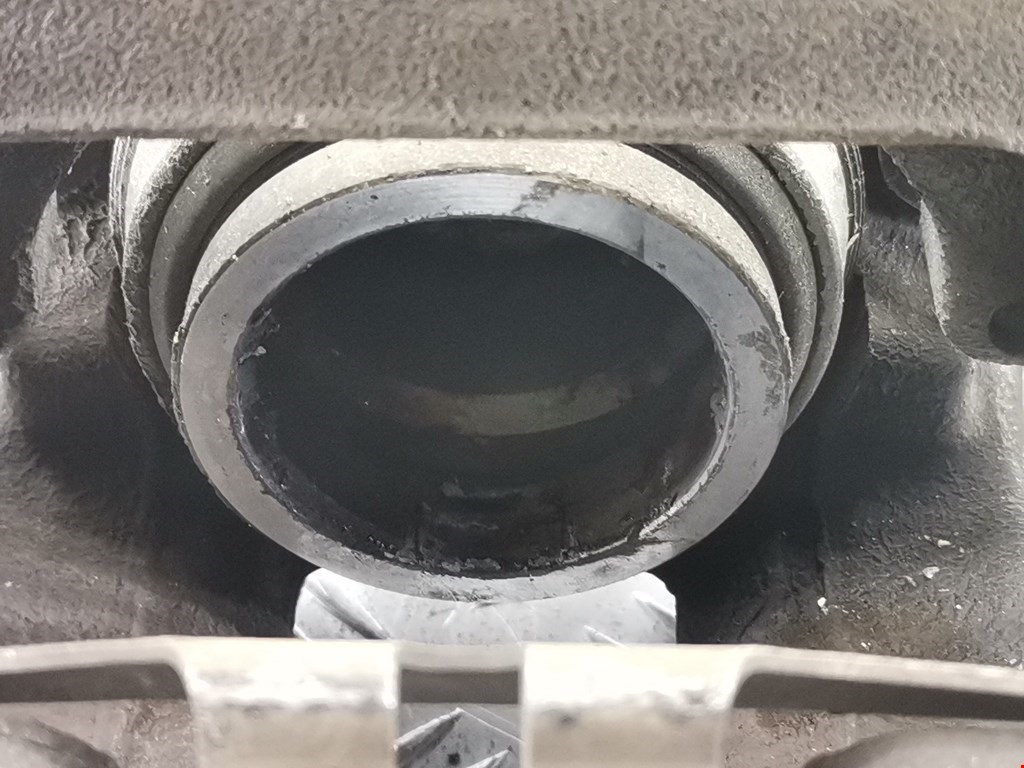 Суппорт передний левый BMW 3er F30/F31/F80 2011-2019