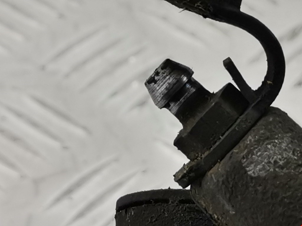 Суппорт передний левый BMW 3er F30/F31/F80 2011-2019