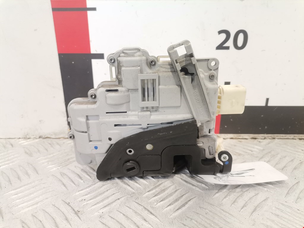 Замок двери задней левой SKODA Superb 2008-2015