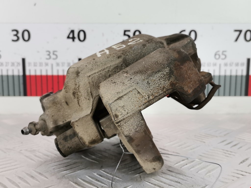 Суппорт передний левый BMW X1 E84 2009-2015