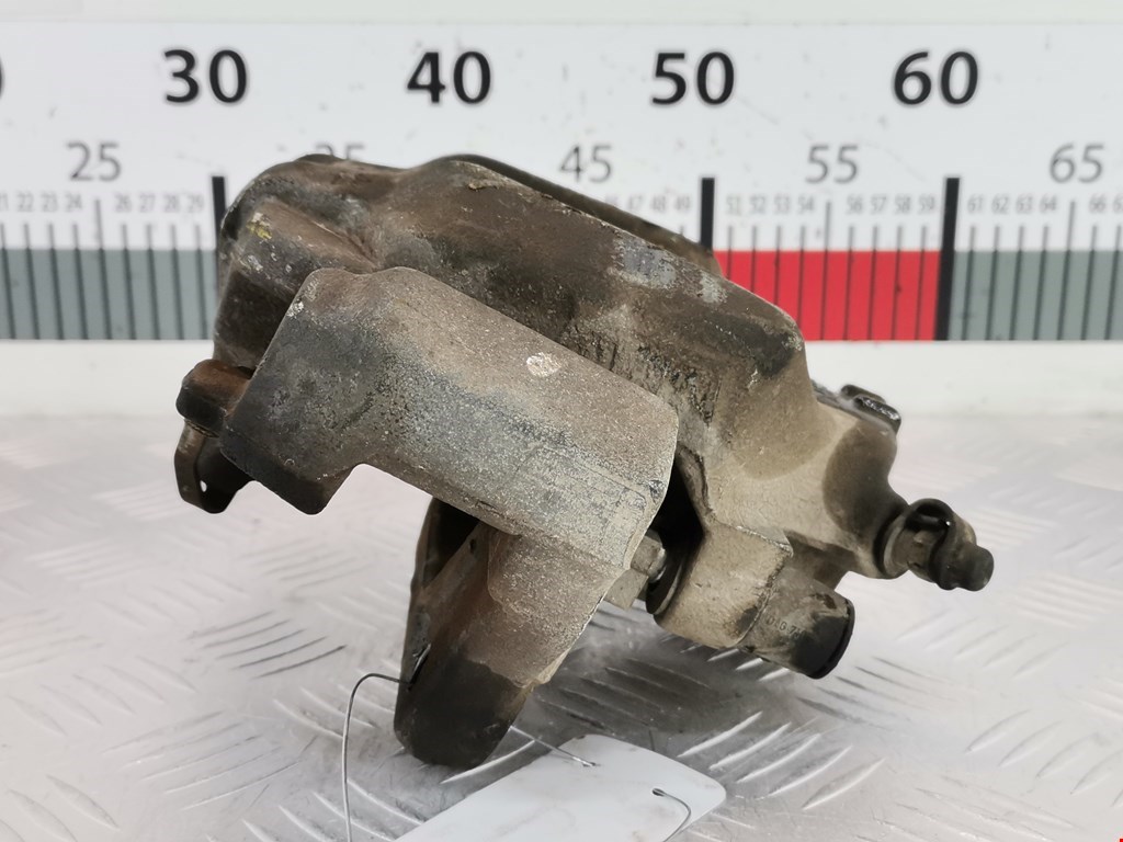 Суппорт передний правый BMW X1 E84 2009-2015