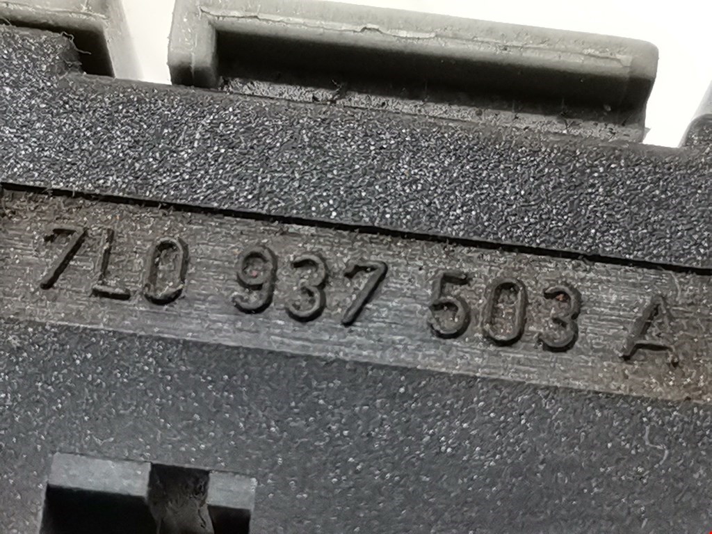 Блок реле VOLKSWAGEN Touareg 2002-2010