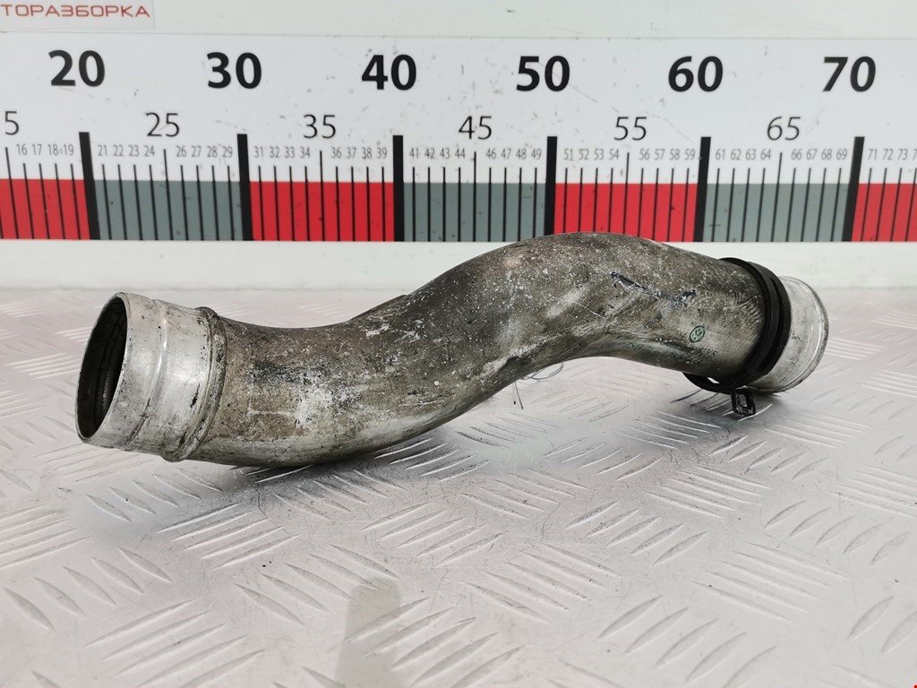 Патрубок воздушного фильтра VOLKSWAGEN Touareg 2002-2010