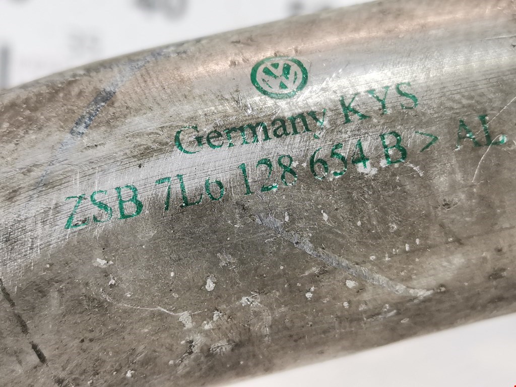 Патрубок воздушного фильтра VOLKSWAGEN Touareg 2002-2010