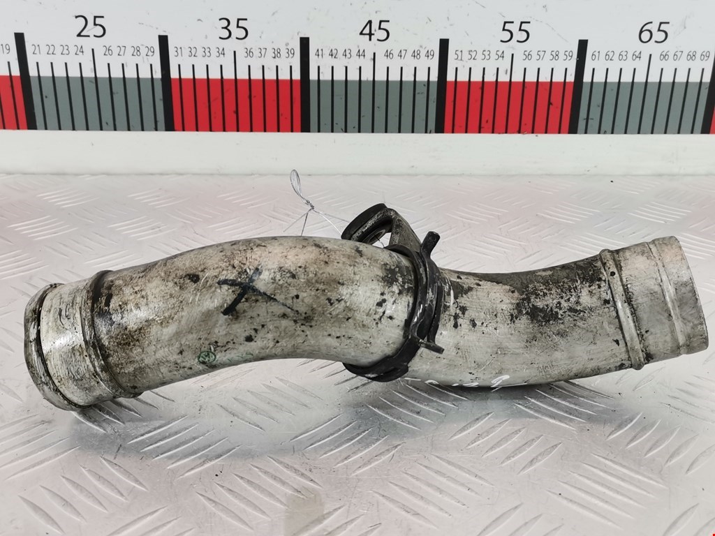 Патрубок воздушного фильтра VOLKSWAGEN Touareg 2002-2010