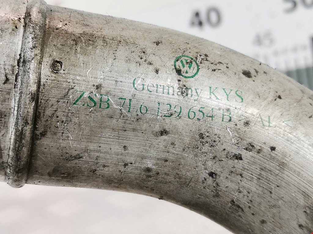 Патрубок воздушного фильтра VOLKSWAGEN Touareg 2002-2010