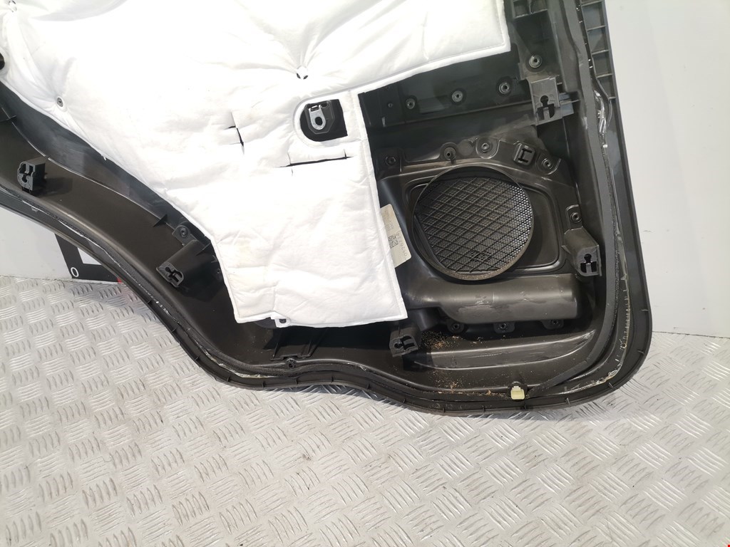 Обшивка двери задняя правая FORD Explorer 2011-2019