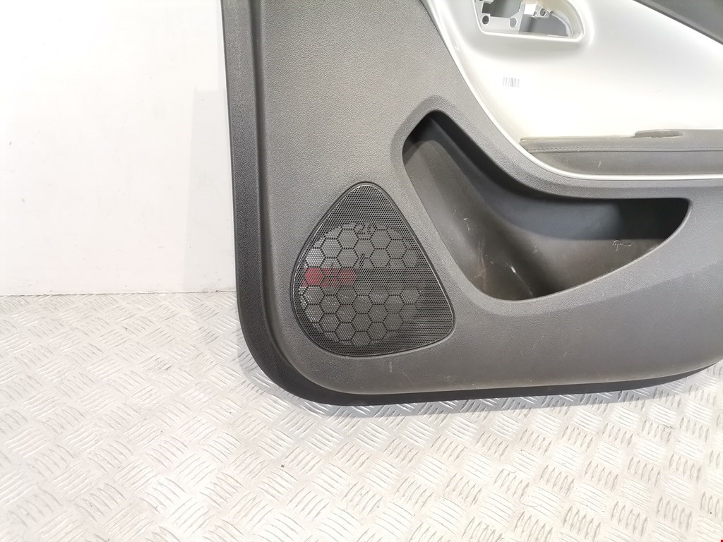 Обшивка двери передняя правая CHEVROLET Volt 2010-2015