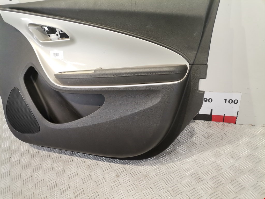 Обшивка двери передняя правая CHEVROLET Volt 2010-2015