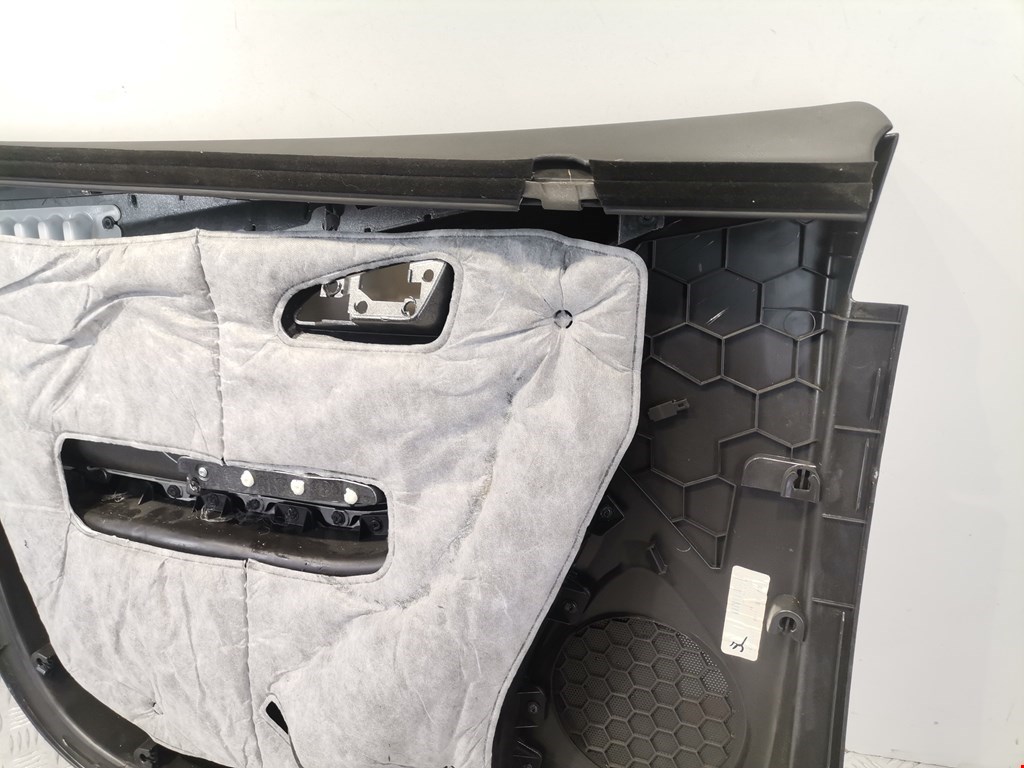 Обшивка двери передняя правая CHEVROLET Volt 2010-2015