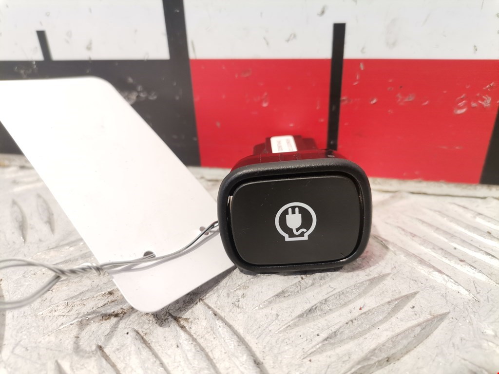 Кнопка открытия лючка бензобака Chevrolet Volt 1 (2010-2015)