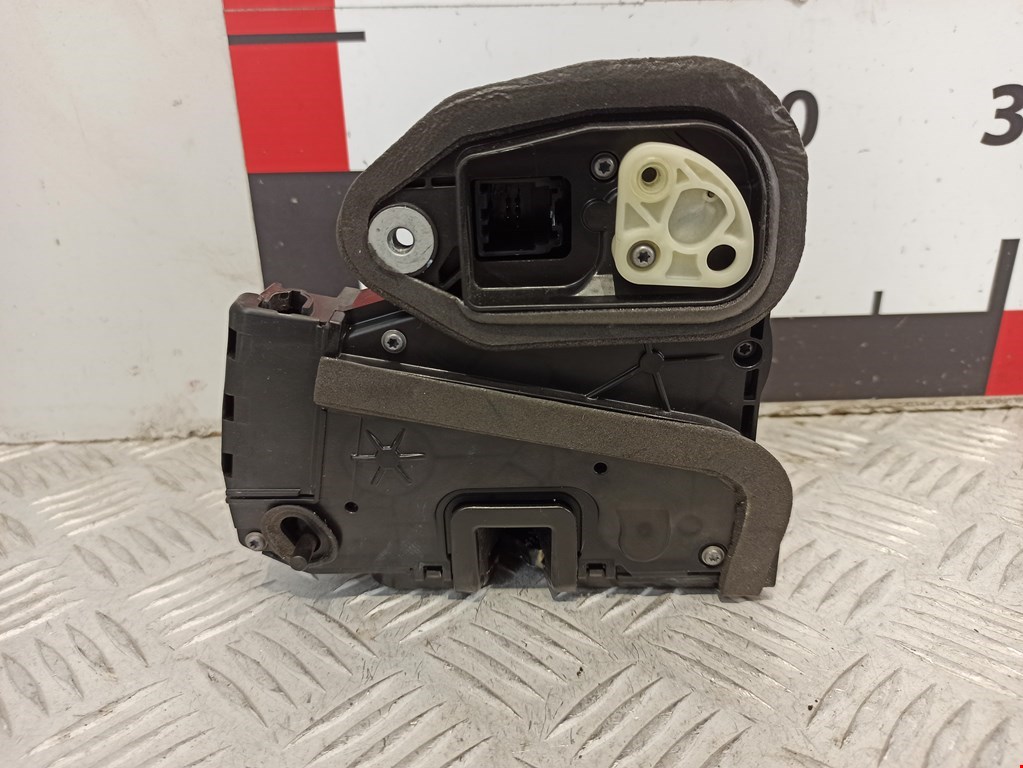 Замок двери задней правой CHEVROLET Equinox 2017-н.в.