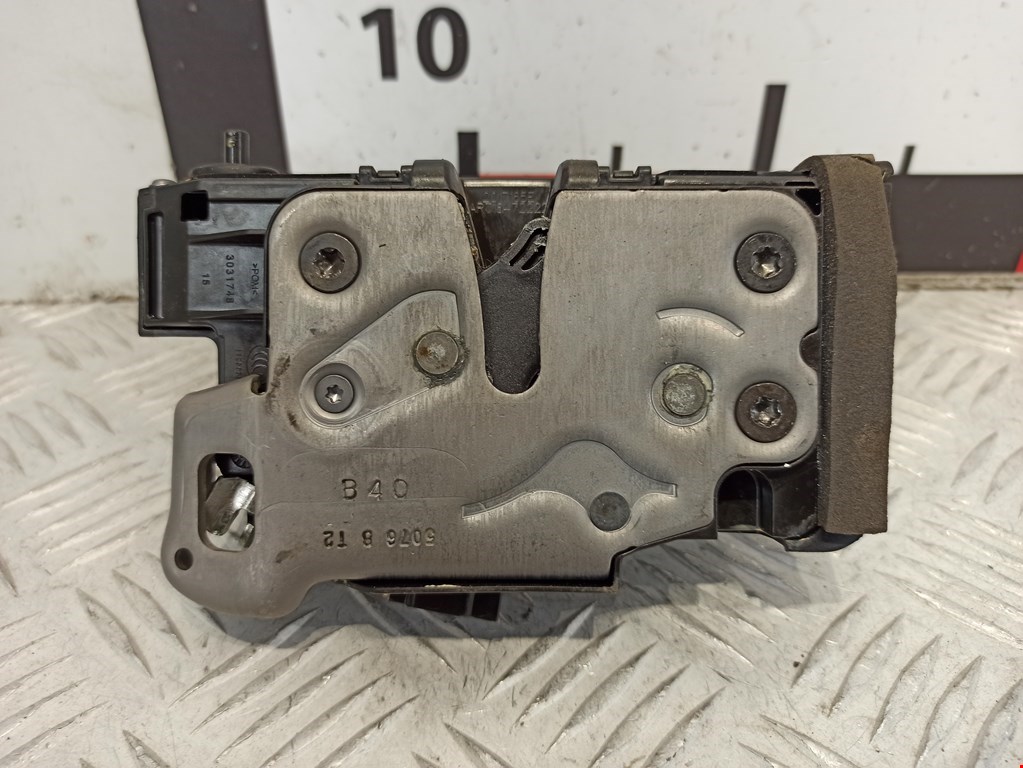 Замок двери задней правой CHEVROLET Equinox 2017-н.в.