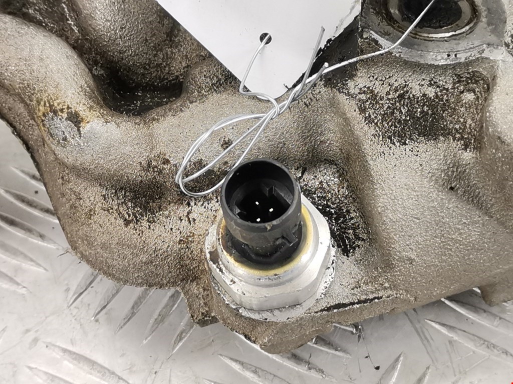 Корпус масляного фильтра CADILLAC CTS 2003-2007