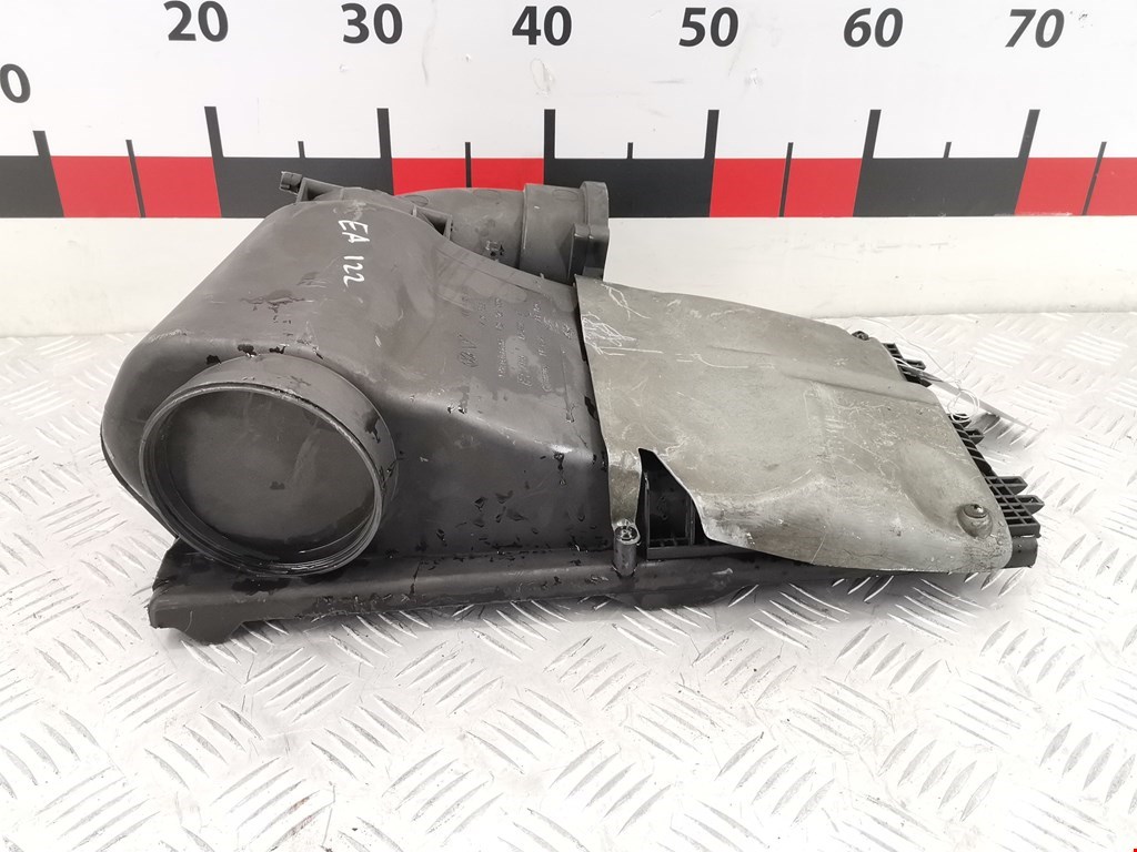 Корпус воздушного фильтра VOLKSWAGEN Touareg 2002-2010