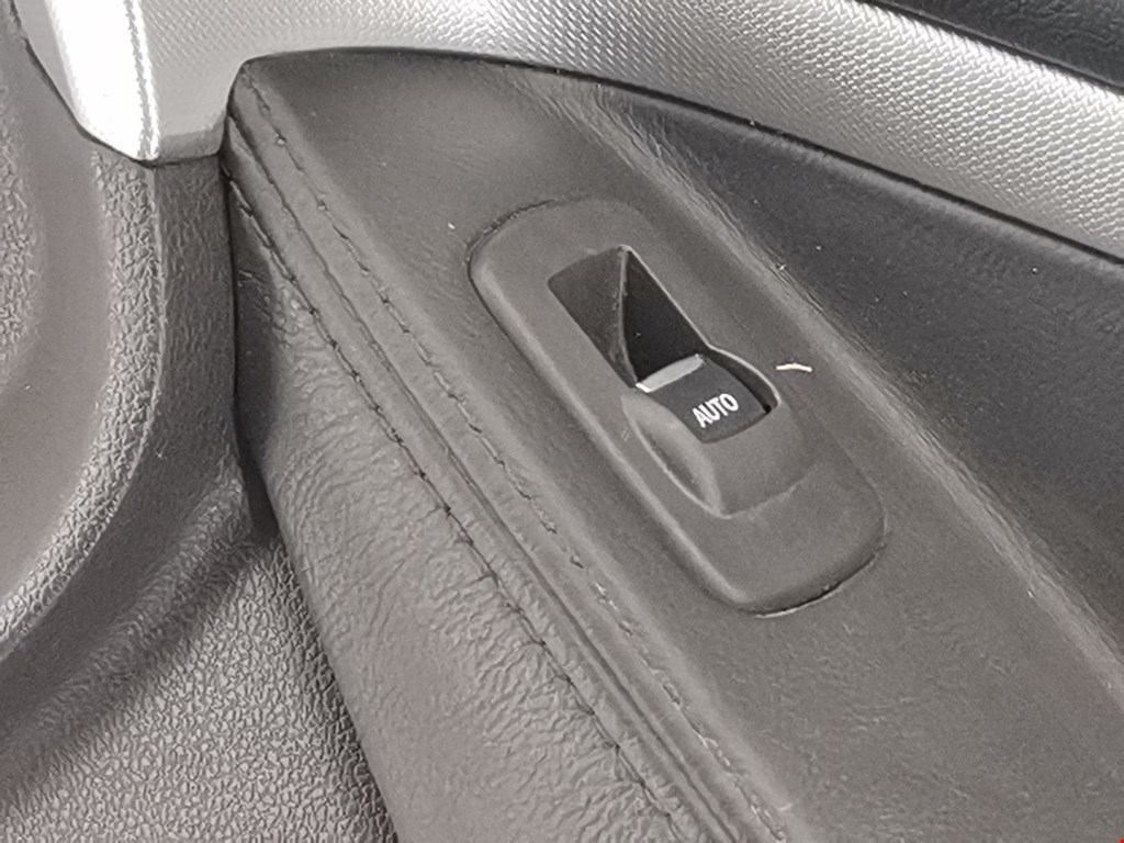 Обшивка двери задняя правая FORD Explorer 2011-2019