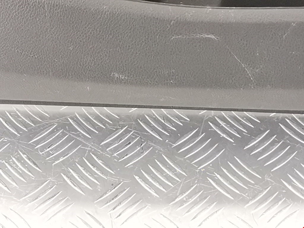 Обшивка двери задняя правая FORD Explorer 2011-2019