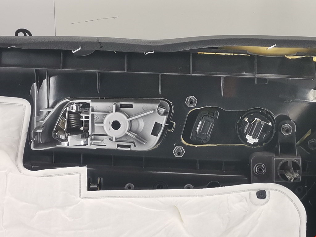 Обшивка двери задняя правая FORD Explorer 2011-2019