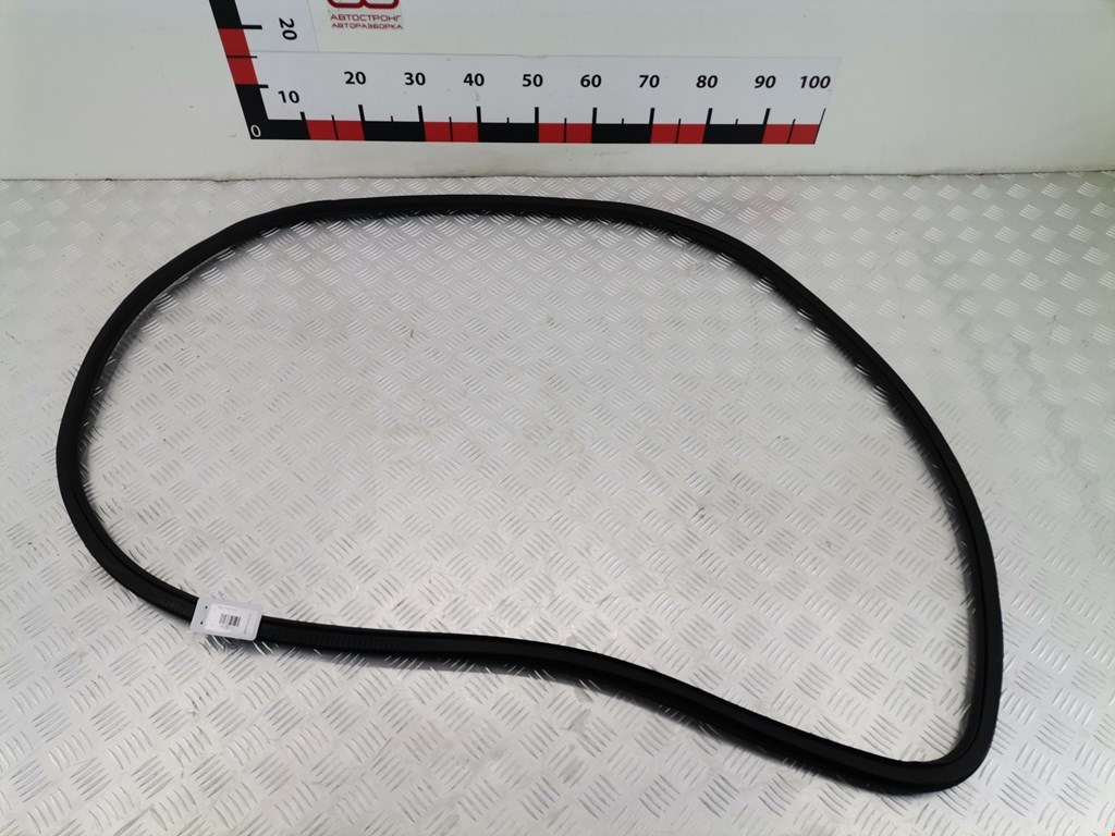 Уплотнитель двери CADILLAC SRX 2009-2016