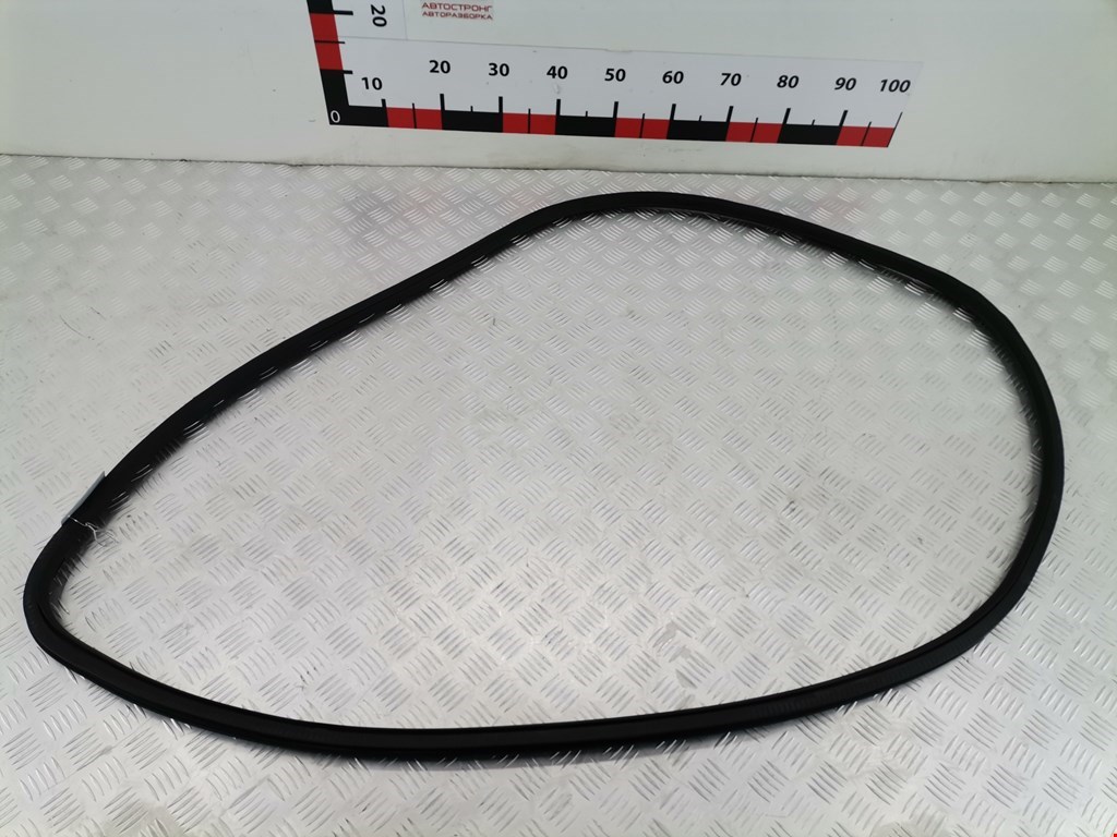 Уплотнитель двери CADILLAC SRX 2009-2016