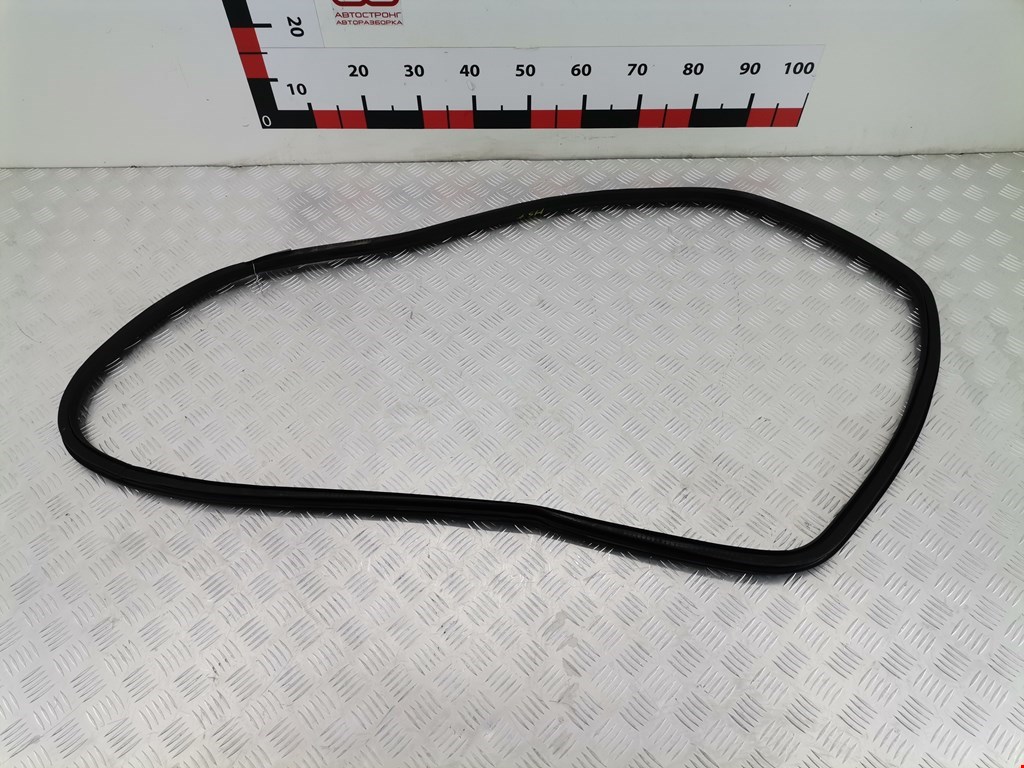 Уплотнитель двери CADILLAC SRX 2009-2016