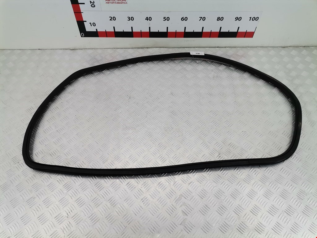 Уплотнитель двери CADILLAC SRX 2009-2016