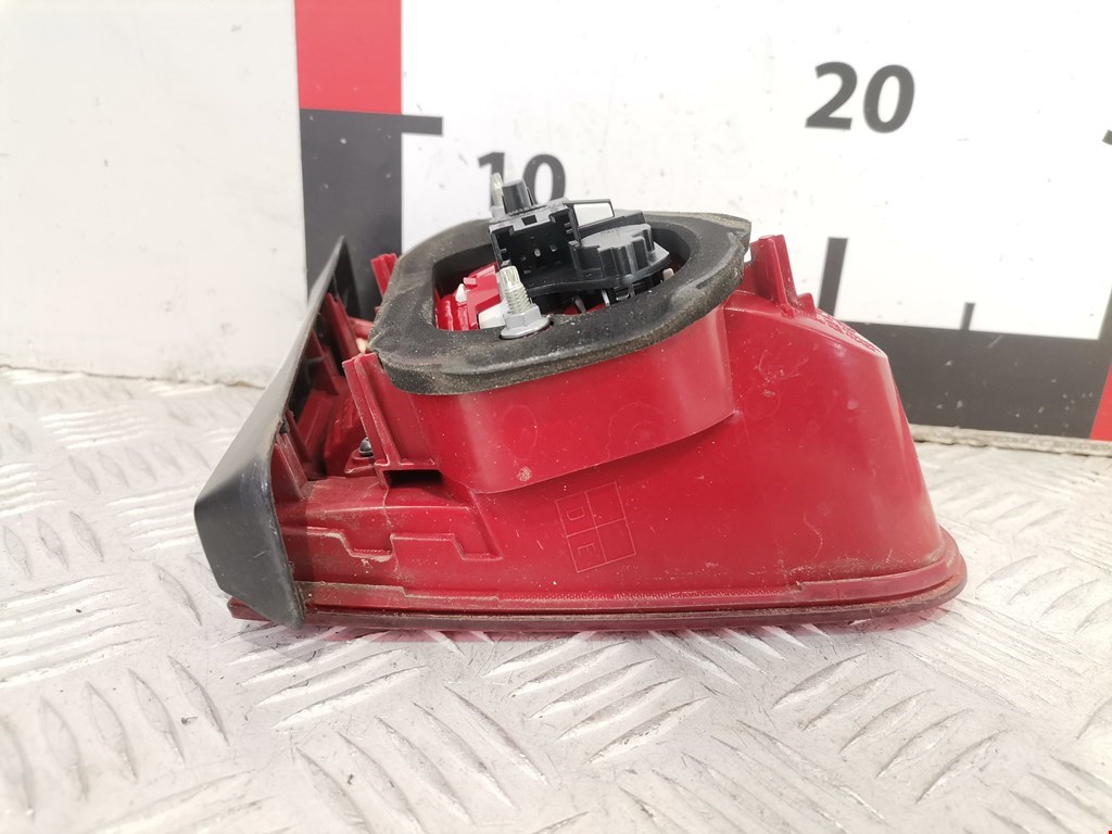 Фонарь задний внутренний правый VOLKSWAGEN Tiguan 2007-2018