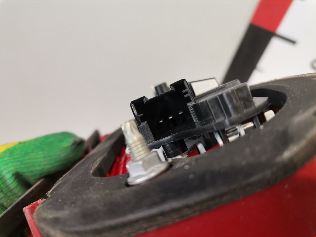 Фонарь задний внутренний правый VOLKSWAGEN Tiguan 2007-2018