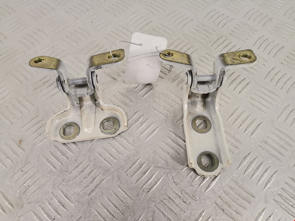 Петля двери задней левой Chevrolet Volt 1 (2010-2015)