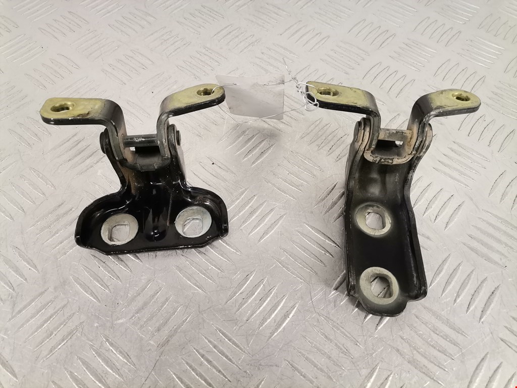 Петля двери задней левой Cadillac SRX 2 (2009-2016)