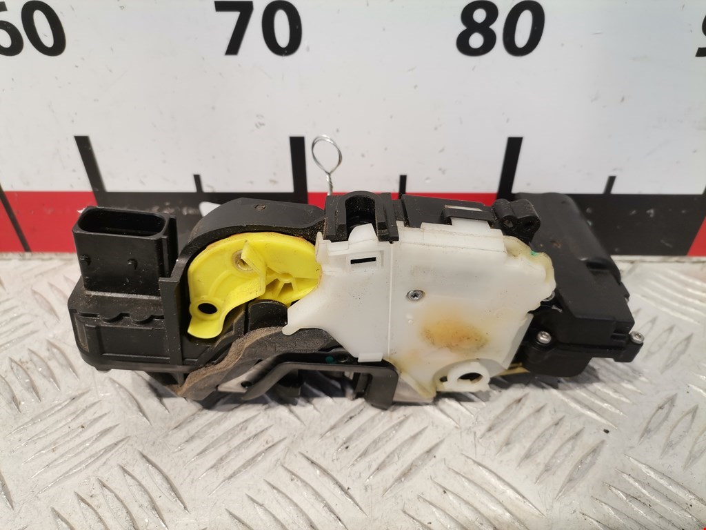 Замок двери задней левой CADILLAC SRX 2009-2016