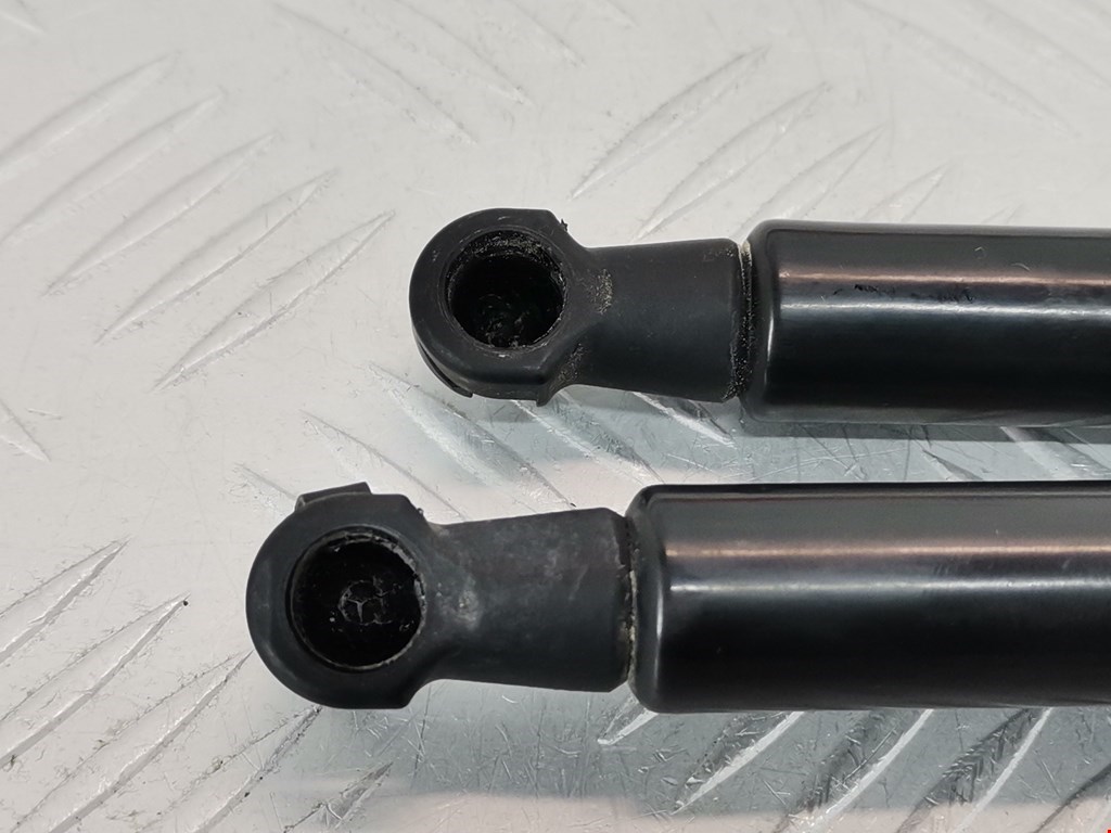 Амортизатор капота левый=правый BMW X1 E84 2009-2015