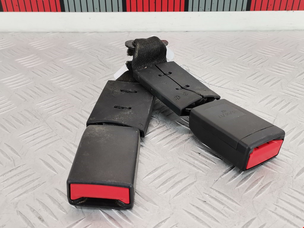 Замок ремня безопасности (преднатяжитель ремня безопасности) Chevrolet Equinox 3 (2017-2023)